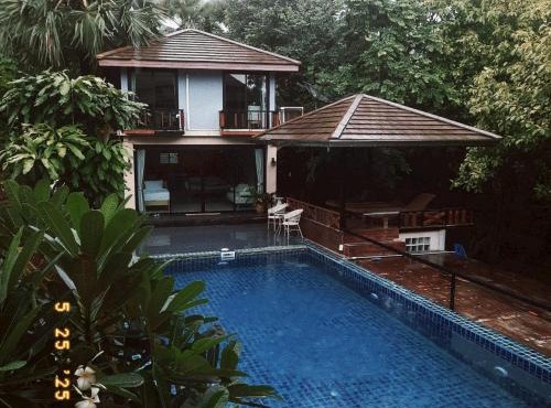 The Leaf Pool Villa Resort