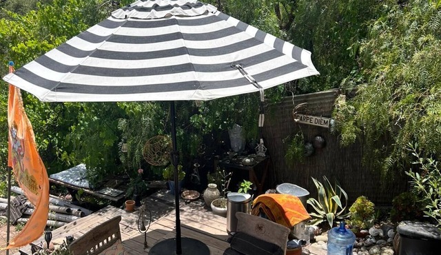The Loft at Topanga Canyon: Cottage Retreat with Trails, Creek & Mountain View
