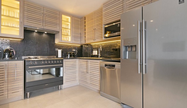 The Murex 4-Bedroom Serviced Apartment