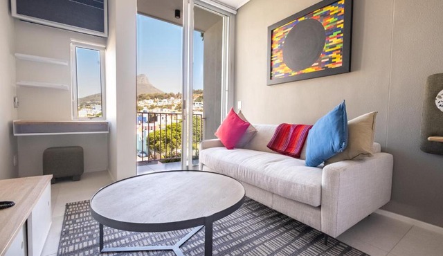 The Rose504: Studio Apartment in Heart of the City