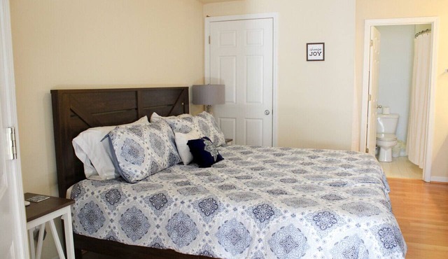 The Royal Suite at 215