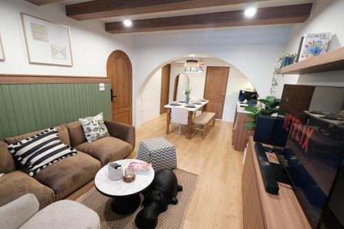 The Shantipan Lotus - Cozy 2BR Family Stay 400m from BTS Station