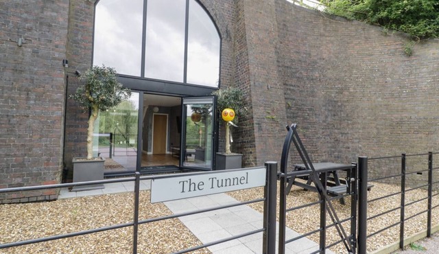 The Tunnel, in Chacombe. 1bed.