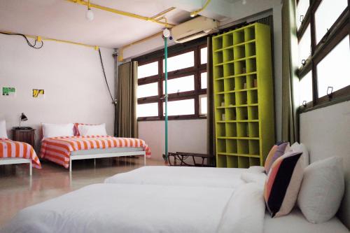 The Urbanists BKK Best for groups & long stay near Medpark Hospital , Queen Sirikit Convention hall , Benjakitti Park