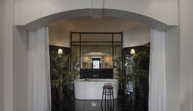 Thomas Bangkok Hotel