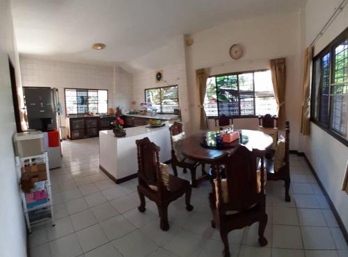 Thongkham house
