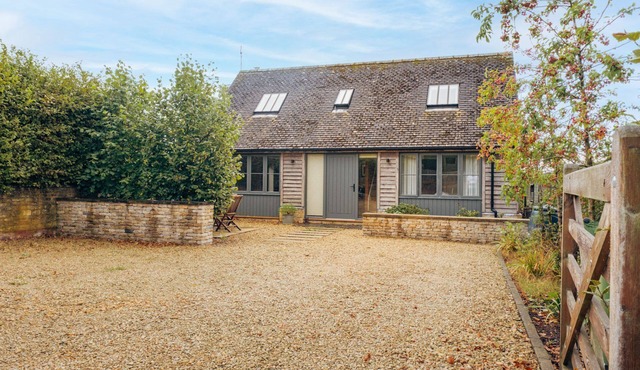 Three bedroom Cotswold holiday cottage - Steeple View