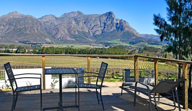 Topiary Wine Estate & Cottages