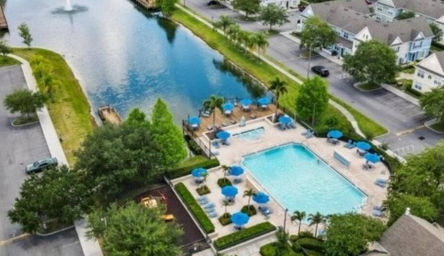 Townhome near Disney! Gated complex, 3 pools, hot tub, Playstation 5 w/games