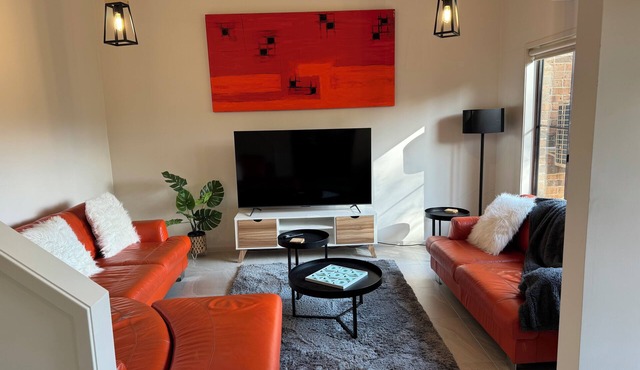 Townhouse in Denhams Beach with pool/tennis court/wifi and a stroll to the beach