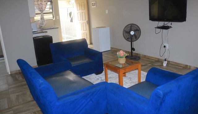 Tranquil condo with pool & braai area in vibrant Randburg