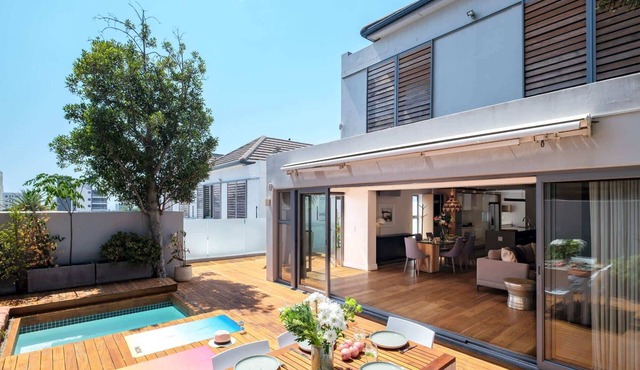 Tranquil Escape in Sea Point Aureto