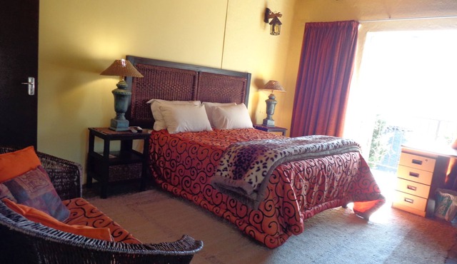 TreeTops & Treats Guest House