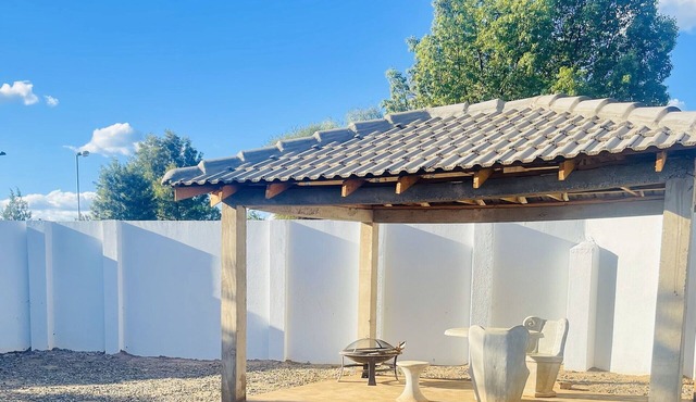 TrendyBliss Guest House - n0296