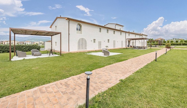 Trilo Classic Modern Apt Close to Pistoia, Agliana, Italy