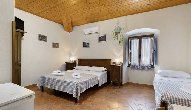 Triple Room Chiara: Warmth and Comfort in the Heart of Mugello