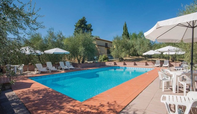 Tuscany Bliss: Garden Retreat