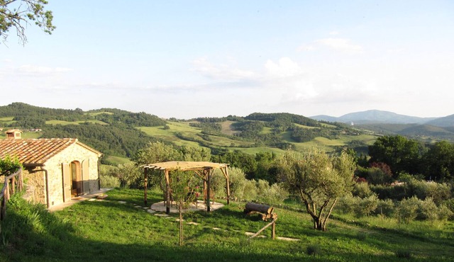 Tuscan country house with enchanting view and swimming pool