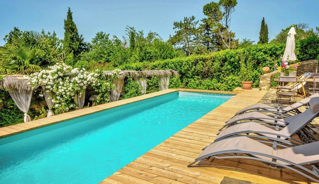 Tuscan country house with pool and spa