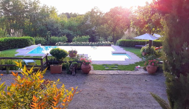 TUSCAN HILLS - STONEHOUSE, GARDEN & POOL