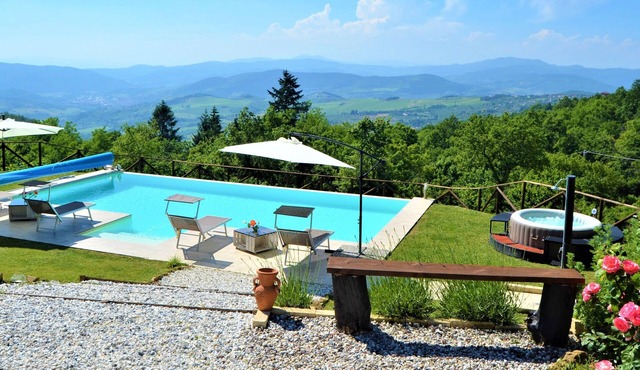 Tuscan villa with infinity salt private pool and jacuzzi on breathtaking view
