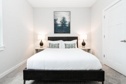 TWO CozySuites Charming Music Row Condos