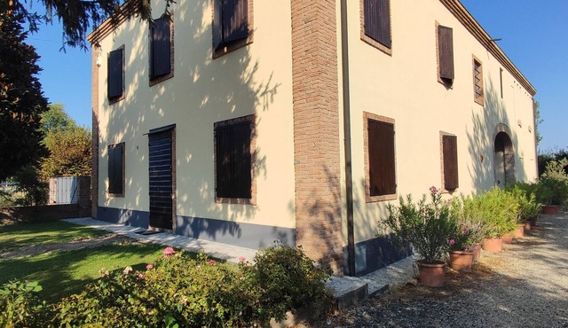 Two-room apartment in Parma, Fiera area, first suburbs