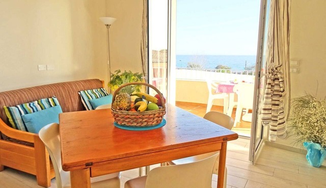 TWO-ROOM APARTMENT 50 metres from the SEA and 7 KM from SANREMO