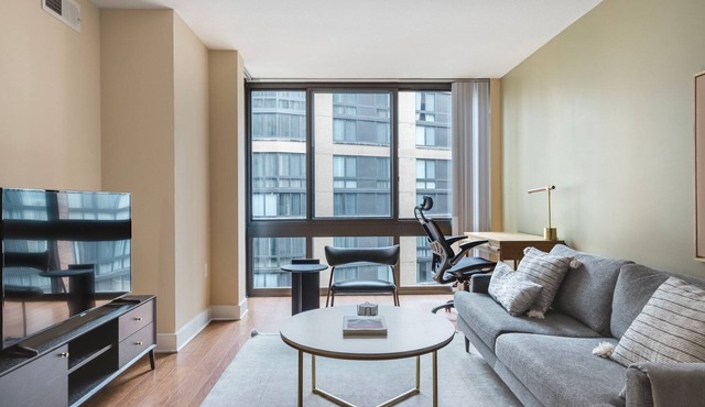 Unbelievable Mt Vernon 1BR w/Gym & Pool, nr Arena & Food, by Blueground