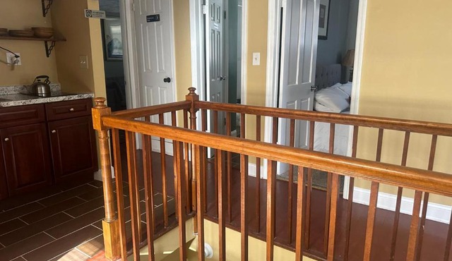Unit-A Gorgeous private suite near metro train station and Washington DC