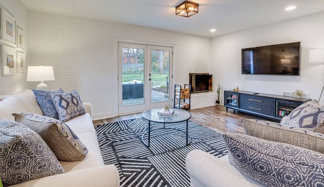 Upscale Family Retreat Near DC & Georgetown!