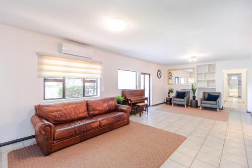 Urban Escapes - LINDEN COTTAGE