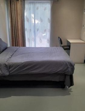 Urban Retreat Near UJ & Wits Fast Fibre & Secure Stay