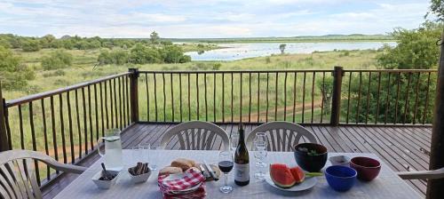 Vaalkop Dam Reserve Log Cabin, Self-Catering, Beestekraal