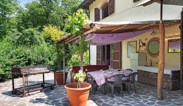 Vacation Home CasaMasa with Private Garden, Pool & Wi-Fi