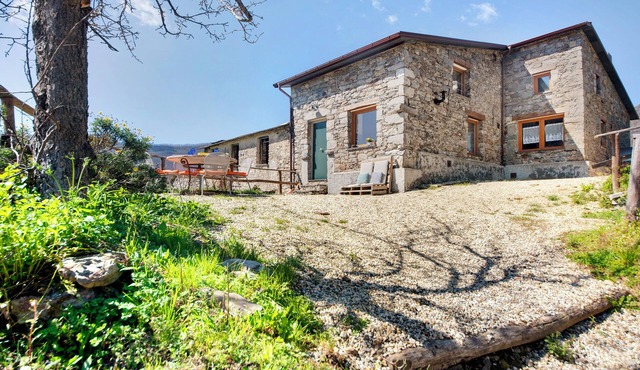 Vacation Home "Nature House Custu Giancu" with Mountain View, Pool & Wi-Fi