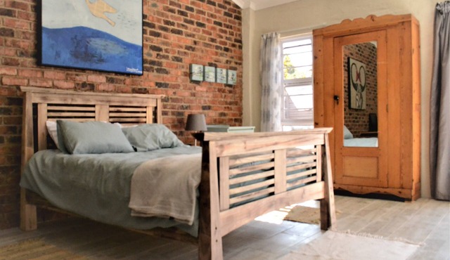 Vegan Home, separate, private space with fibre wifi