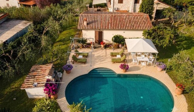Velletri, elegant guesthouse with pool (Greta's Villa)