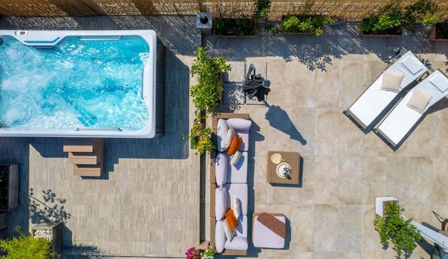 [Via Indipendenza] – Attico di lusso con Piscina