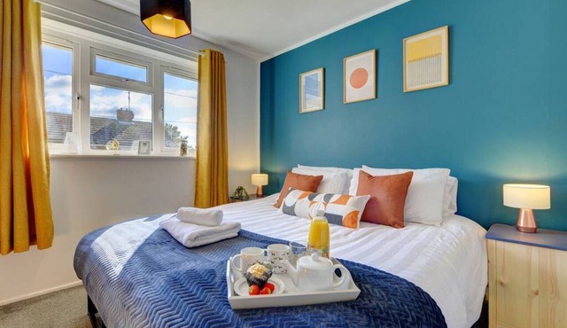 Vicarage Lane Apt | 2 bed | Sleeps 5 | Harbury near Leamington & M40 | Inspire Homes