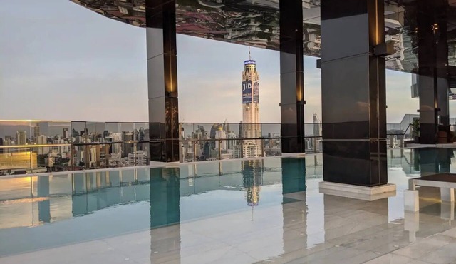 Victory Monument Luxury: Incredible Facilities