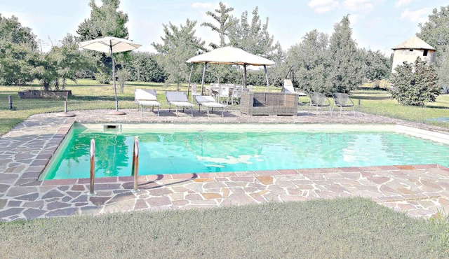 Villa 220 sqm with swimming pool and 4.000 sqm private park, gym, 2 bathrooms 2 bedrooms