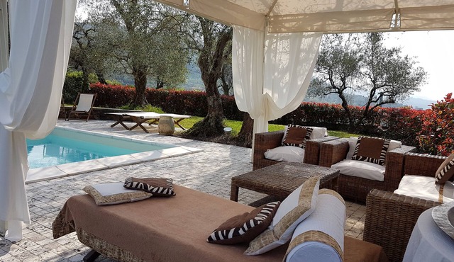 Villa Altar villa with pool between five lands and tuscany