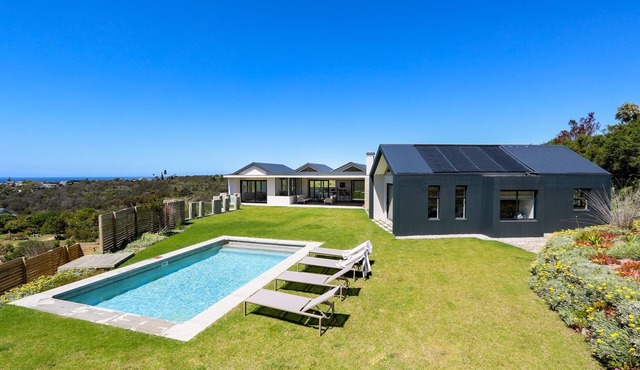 Villa Andisiwe - Six Bedroom Villa, Sleeps 12