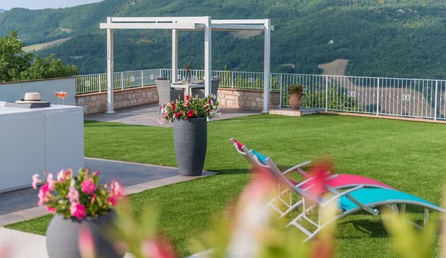 Villa Azzurra - Private villa, 2 bedrooms, jacuzzi, A/C, wifi, Marche
