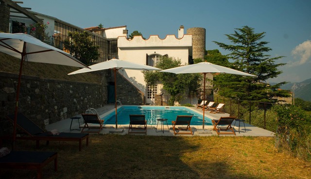 Villa Cancello del Leone in Tuscany, with a Magic View and Pool