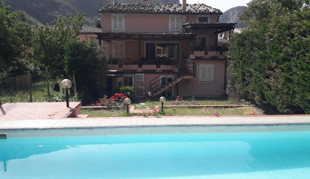 Villa Claudia indipendente con piscina ad uso esclusivo