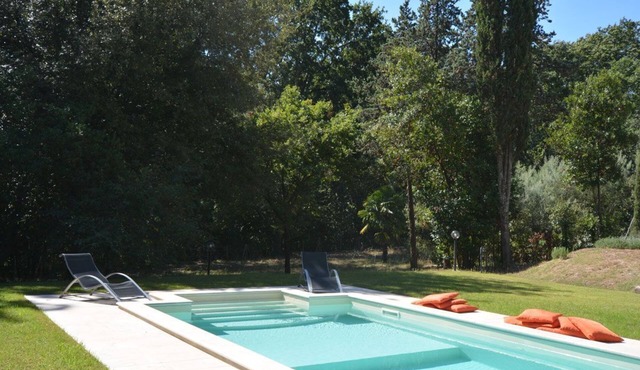 Villa di Mezzo - sleeps 8 guests in 4 bedrooms