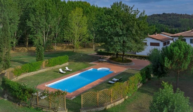 Villa Eama - Tuscan Villa with Private Pool