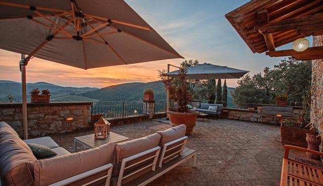 "Villa Erbolino" with Private Garden, Outdoor Stone Tub, and Wi-Fi
